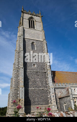 Holy Trinity and All Saints Church in Perugia am Meer, Norfolk an einem sonnigen Tag Sommer Stockfoto