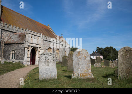 Holy Trinity and All Saints Church in Perugia am Meer, Norfolk an einem sonnigen Tag Sommer Stockfoto