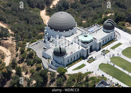 Griffith Observatorium auf dem Südhang des Mount Hollywood in L.A. der Griffith Park. Das Sitzen auf dem Südhang des Mount Hollywood in L.A. der Griffith Park, es Befehle ein Becken von Los Angeles, einschließlich der Innenstadt von Los Angeles im Südosten, Hollywood im Süden, und den Pazifischen Ozean im Südwesten. Titel, Datum, und Schlüsselwörter vom Fotografen zur Verfügung gestellt. Credit Line: Die Jon B. Lovelace Sammlung von Kalifornien Fotos in Carol M. Highsmith ist Amerika Projekt, Bibliothek des Kongresses, Drucke und Fotografien. Geschenk der Capital Group Companies Charitable Foundati Stockfoto