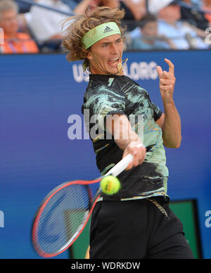 New York Flushing Meadows US Open 2019 29/08/19 Tag 4 Alexander Zverev (GER) in der zweiten Runde Foto: Anne Parker International Sport Fotos Ltd/Alamy leben Nachrichten Stockfoto