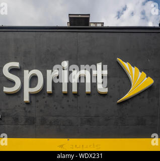 New York, NY - 17. Mai 2019: Die Außenseite des Sprint store mit Logo, Brooklyn, NY Sprint Corporation ist der viertgrößte Mobilfunknetzbetreiber in der Stockfoto