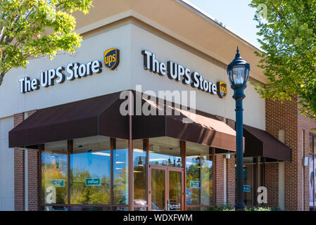 UPS Store am Shoppes in Webb Gin in Lawrenceville (Atlanta), Georgia. (USA) Stockfoto