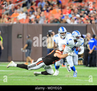 Cleveland, Ohio, USA. 29 Aug, 2019. August 29, 2019: Detroit Lions Quarterback Josh Johnson (4) hetzen die Kugel an der NFL Preseason Woche 4 Fußballspiel zwischen den Detroit Lions und der Cleveland Browns zunächst Energie Stadion in Cleveland, Ohio. JP Waldron/Cal Sport Media Credit: Cal Sport Media/Alamy leben Nachrichten Stockfoto