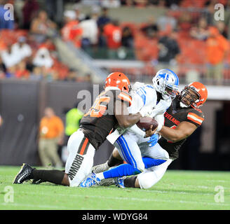 Cleveland, Ohio, USA. 29 Aug, 2019. August 29, 2019: Detroit Lions Quarterback Josh Johnson (4) an der NFL Preseason Woche 4 Fußballspiel zwischen den Detroit Lions und der Cleveland Browns zunächst Energie Stadion in Cleveland, Ohio geplündert. JP Waldron/Cal Sport Media Credit: Cal Sport Media/Alamy leben Nachrichten Stockfoto