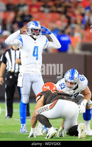 Cleveland, Ohio, USA. 29 Aug, 2019. August 29, 2019: Detroit Lions Quarterback Josh Johnson (9) signalisiert dem Empfänger am NFL Preseason Woche 4 Fußballspiel zwischen den Detroit Lions und der Cleveland Browns zunächst Energie Stadion in Cleveland, Ohio. JP Waldron/Cal Sport Media Credit: Cal Sport Media/Alamy leben Nachrichten Stockfoto