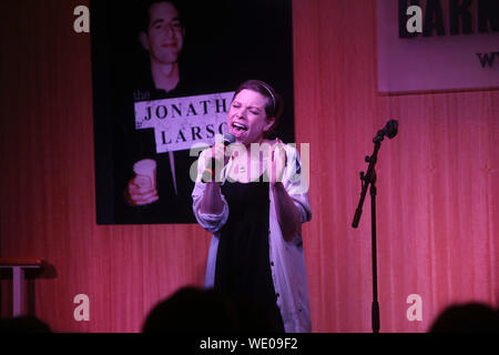 Die Jonathan Larson Projekt-CD Release Feier statt bei Barnes & Noble Buchhandlung. Mit: Lauren Marcus Wo: New York, New York, United States Wann: 30 Aug 2019 Quelle: Joseph Marzullo/WENN.com Stockfoto