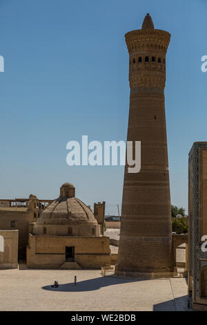 Die kalyan Minarett in der Po-i-Kalyan Komplex in die Stadt Bukhara in Usbekistan. Ursprünglich im Jahre 1127 erbaut. Stockfoto