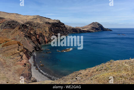 Wandern entlang der Küstenpfade in Ponta de Sao Lourenco Stockfoto