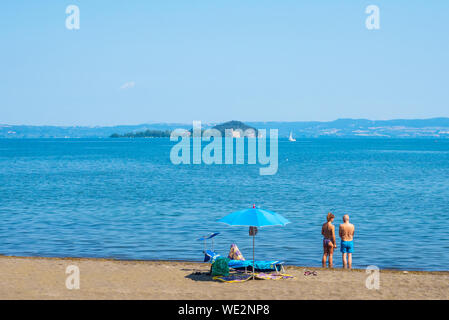 Capodimonte (Italien) - Eine kleine Altstadt am Bolsena See mit Festung und suggestive Strand; der Provinz Viterbo, Region Latium Stockfoto