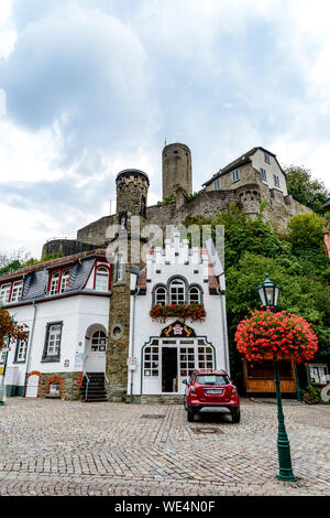 29. August 2019: Burg Ruine Burg Eppstein im Taunus. Hessen (Hessen), Deutschland. In der Nähe Frankfurt am Main, Wiesbaden. Stockfoto