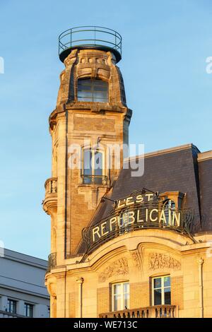 Frankreich, Meurthe et Moselle, Nancy, Nancy Ville Bahnhof, Art Nouveau Fassade der ehemaligen Hauptquartier der Zeitung "L'Est Republicain von dem Architekten Louis Le Bourgeois von Ecole de Nancy (Schule von Nancy) Stockfoto