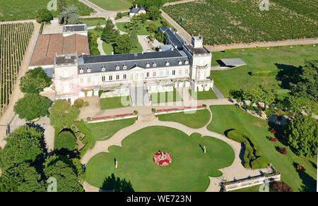 Frankreich, Gironde, Saint Julien Beychevelle, der Weinberg und Chateau Ducru Beaucaillou im Médoc, der zweite Grand Cru 1855 (Luftbild) Stockfoto