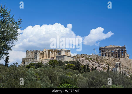 Athen, Griechenland, 04.Juni 2016. Die Akropolis von Athen. Restaurierungsarbeiten an den Tempeln sind im Gange. Stockfoto