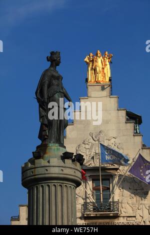 Frankreich, Nord, Lille, Grand Place in Lille, die Spalte der Göttin ist ein Denkmal, am 8. Oktober 1845 eingeweiht, in der Mitte der Grand'Place de Lille Stockfoto