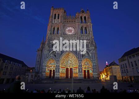 Frankreich, Picardie, Amiens, Notre Dame d'Amiens Kathedrale als Weltkulturerbe von der UNESCO, Schauspiel, Sounds und Lichter auf der Fassade der Kathedrale Stockfoto