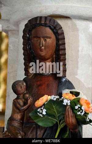 Frankreich, Doubs, Mouthier Haute Pierre, Saint Laurent Kirche vom 15. Jahrhundert, vor dem Chor, hölzerne Statue vom 15. Jahrhundert, Notre-Dame de Brey Stockfoto