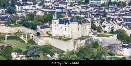 Frankreich, Maine et Loire, Loire Tal als Weltkulturerbe der UNESCO, Saumur, das Schloss (Luftbild) Stockfoto