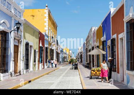 Mexiko, Campeche, Campeche, befestigte Stadt als Weltkulturerbe von der UNESCO, Calle 59 Häuser aus der Kolonialzeit Stockfoto