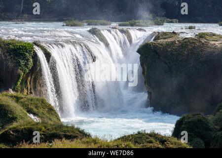 Mexiko, Chiapas, Las Nubes, Santo Domingo river Wasserfall Stockfoto