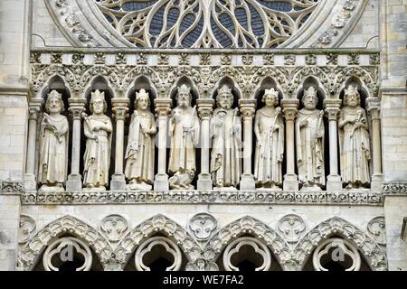 Frankreich, Picardie, Amiens, die Kathedrale Notre-Dame, das Juwel der Gotik, als Weltkulturerbe von der UNESCO, der westlichen Fassade, Galerie der Könige Statuen über 3 Terrassen Stockfoto