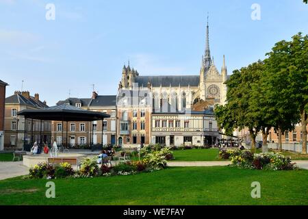 Frankreich, Picardie, Amiens, Jules Bocquet Square, Kathedrale Notre-Dame, das Juwel der Gotik, als Weltkulturerbe der UNESCO Stockfoto