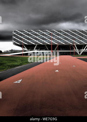 Herzogenaurach, Deutschland - 19 August, 2019: Der neue 2019 Hauptsitz des globalen Sport Marke eröffnet im Ort Herzogenaurach in dramatischen Farbe Stockfoto