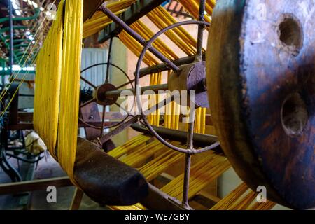 Kambodscha, Kompong Thom, Handwerk, Silk Farm, unwiding Stockfoto