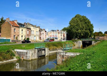 Frankreich, Picardie, Amiens, Quai de l'Ecluse und Somme River Stockfoto