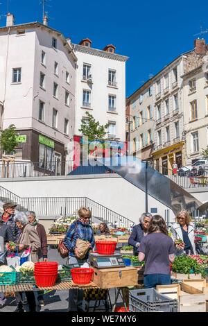 Frankreich, Ardèche, Annonay, Markttag, Liberte Square Stockfoto