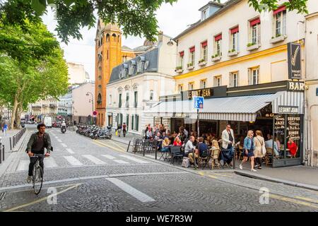 Frankreich, Paris, Montmartre, Cafe in der Rue des Abbesses, Le Saint Jean Cafe Stockfoto