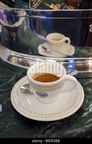 Italien, Toskana, Florenz, ein UNESCO Weltkulturerbe, Café Gilli in Piazza della Repubblica. Stockfoto