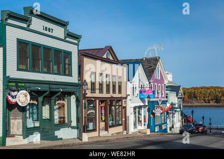 Usa, Maine, Mt. Desert Island, Bar Harbor, Restaurants entlang der Hauptstraße, Herbst, morgen Stockfoto