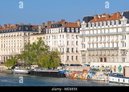 Frankreich, Rhone, Lyon, Rue Maréchal Joffre, mytoc.fr Barge, ein 38-m-Werk der Kunst ist eine kulturelle Plattform an den Ufern der Saône günstig Stockfoto