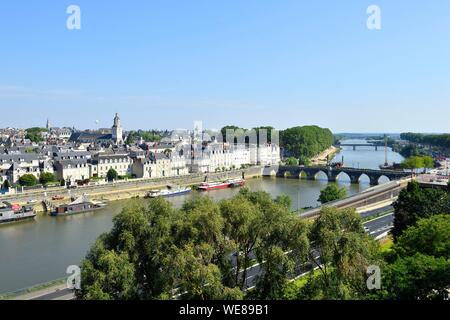 Frankreich, Maine et Loire, Angers, die Stadt am Fluss Maine Banken, der Flusshafen und Verdun Brücke über den Fluss Maine Stockfoto