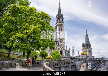 Heiligtum der Muttergottes von Lourdes, Basilika der Unbefleckten Empfängnis, Lourdes, Hautes-Pyrenäen, Frankreich Stockfoto