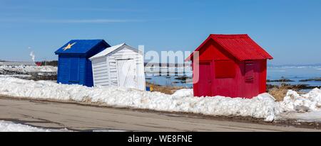 Kanada, Provinz le Nouveau-Brunswick, la région Chaleur, La Baie DES Chaleurs, es Cabanes colorées de pêcheurs aux Couleurs de l'Acadie du quai de Petit-Rochre Stockfoto