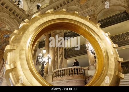 Frankreich, Paris, Opéra Garnier (1878) unter Leitung des Architekten Charles Garnier im eklektischen Stil, Skulptur an der großen Treppe Stockfoto