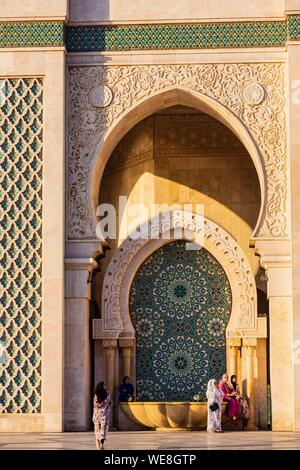 Marokko, Casablanca, Brunnen auf dem Vorplatz der Moschee Hassan II Stockfoto