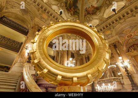 Frankreich, Paris, Opéra Garnier (1878) unter Leitung des Architekten Charles Garnier im eklektischen Stil, Skulptur an der großen Treppe Stockfoto