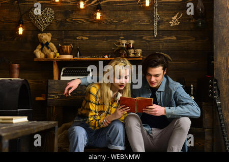 Zeit für Spaß ermöglicht den Schülerinnen und Schülern besser zu studieren. Studenten erhalten in der Regel über das Material freuen. Große Lehrer nicht nur ihre Sache, sondern l Liebe Stockfoto