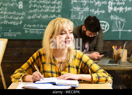 Studierende Campus Bildung wissen Konzept. Große Lehrer nicht nur ihre Sache, sondern Liebe die Freude mit den Studenten zu teilen Liebe Stockfoto