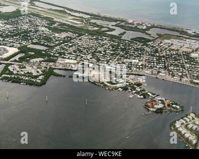 Malerische Luftaufnahme von Key West, Florida, von einem Flugzeug Fenster Stockfoto
