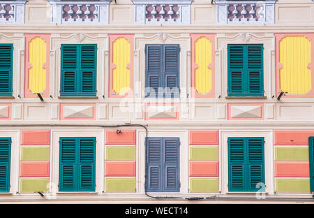 Traditionelle Ligurische Haus Fassade, Camogli, Ligurien, Italien, Europa Stockfoto