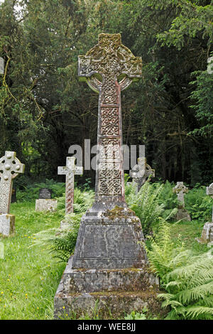 Celtic gestalteten Grabstein in einem alten Friedhof. Powys. Stockfoto