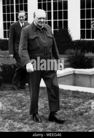 Winston Churchill tragen Iren Anzug sein Markenzeichen' im Weißen Haus Garten. Dezember 1941 Stockfoto