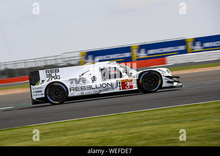 TOWCESTER, VEREINIGTES KÖNIGREICH. 30 Aug, 2019. REBELLION RACING (CHE) - Rebellion R13 - Gibson: Nathana?l Berthon (FRA) Pipo Derani (BRA)/Loic Duval (FRA) während der Freien Praxis 1 der FIA World Endurance Championship mit 4 Stunden Silverstone Silverstone Circuit am Freitag, August 30, 2019 in TOWCESTER, ENGLAND. Credit: Taka G Wu/Alamy leben Nachrichten Stockfoto