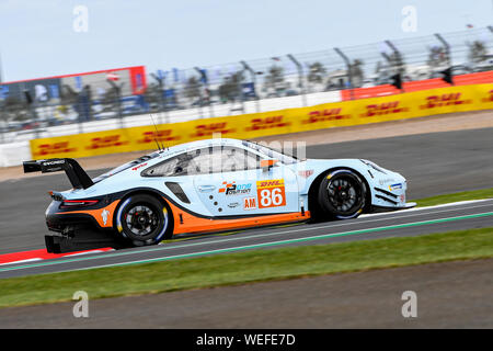 TOWCESTER, VEREINIGTES KÖNIGREICH. 30 Aug, 2019. GULF RACING (GBR) - Porsche 911 RSR: Michael Wainwright (GBR) / Andrew Watson (GBR) / Benjamin Barker (GBR) während der Freien Praxis 1 der FIA World Endurance Championship mit 4 Stunden Silverstone Silverstone Circuit am Freitag, August 30, 2019 in TOWCESTER, ENGLAND. Credit: Taka G Wu/Alamy leben Nachrichten Stockfoto