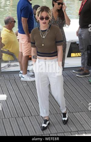 Venedig, Italien. 30. Aug 2019. Kristen Stewart kommt für die Pressekonferenz von eberg" während der 76. Filmfestival von Venedig Palazzo del Casino auf dem Lido in Venedig, Italien, am 30. August 2019. | Verwendung der weltweiten Kredit: dpa Picture alliance/Alamy leben Nachrichten Stockfoto