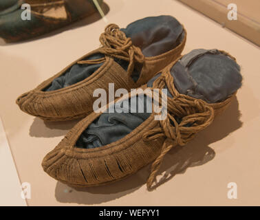 Jute Schuhe am Astana Gräber aus dem Grab Nr. 37 im Jahre 1964 in Turpan, Xinjiang, China ausgegraben. Die antike Stadt von gaochang. Stockfoto