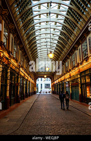 Durchgang des Leadenhall Market in London, von der Lime Street, Whittington Avenue Stockfoto